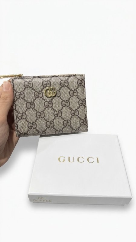 جزدان - GUCCI- حجم صغير شامل علبة الشركة